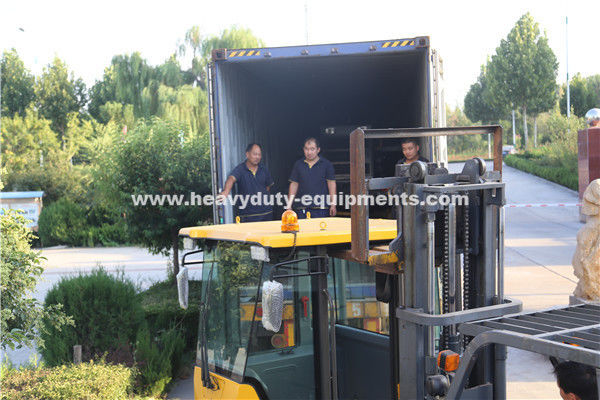 Φορτωτής μπροστινών μερών ροδών Sinomtp Lg933 3000kg με τον ξύλινο κάδο δικράνων και βράχου